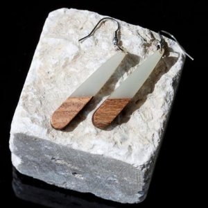 Ohrhänger Holz/Resin weiß länglich