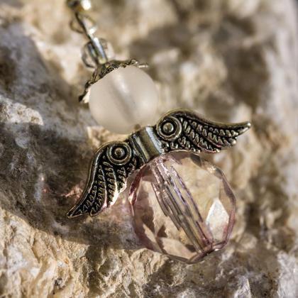 Ohrhänger Engel silberfarben mit rot-irisierender Glasschliffperle - Image 3