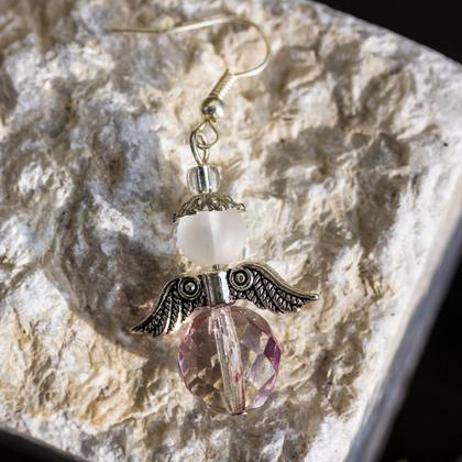 Ohrhänger Engel silberfarben mit rot-irisierender Glasschliffperle - Image 2