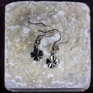 Ohrhänger Kleeblatt silberfarben