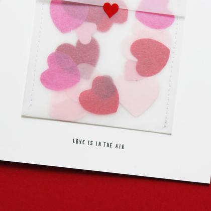 LOVE IS IN THE AIR Grußkarte - Image 2