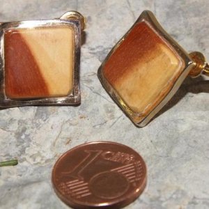 Ohrstecker aus Zirbe