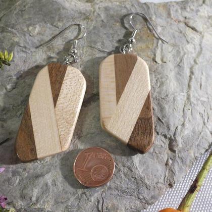 Ohrringe aus Nussbaum und Ahornholz