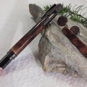 Set Kugelschreiber, Krawattennadel und Manschettenknöpfe