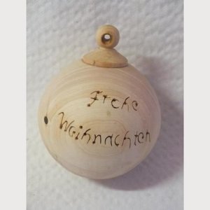 Christbaumkugel aus Lindenholz