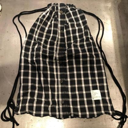 Upcycling Rucksack - Schwarz kariert