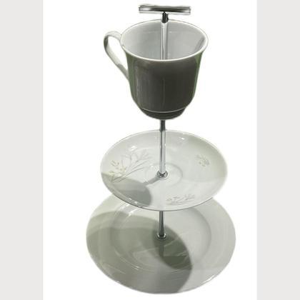 Etagere "weiß mit schlichten Wiesenblumen"