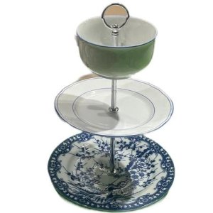 Etagere „Weiß mit Blaurand und Asiateller“