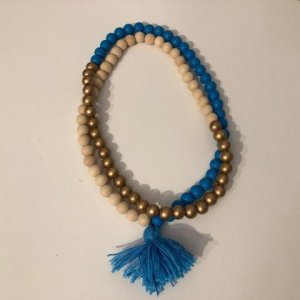 Kette – Holzperlen – Natur/Blitzblau/Gold – Quaste