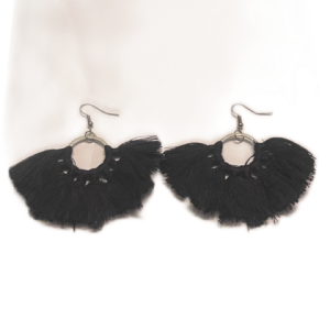 Ohrringe – Ring mit Quasten – Schwarz