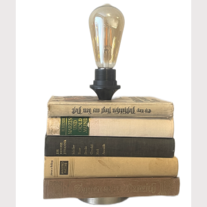 Bücherlampe – Bücherturm „Nesthäkchen“