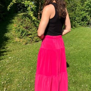 Langer Stufenrock in magenta