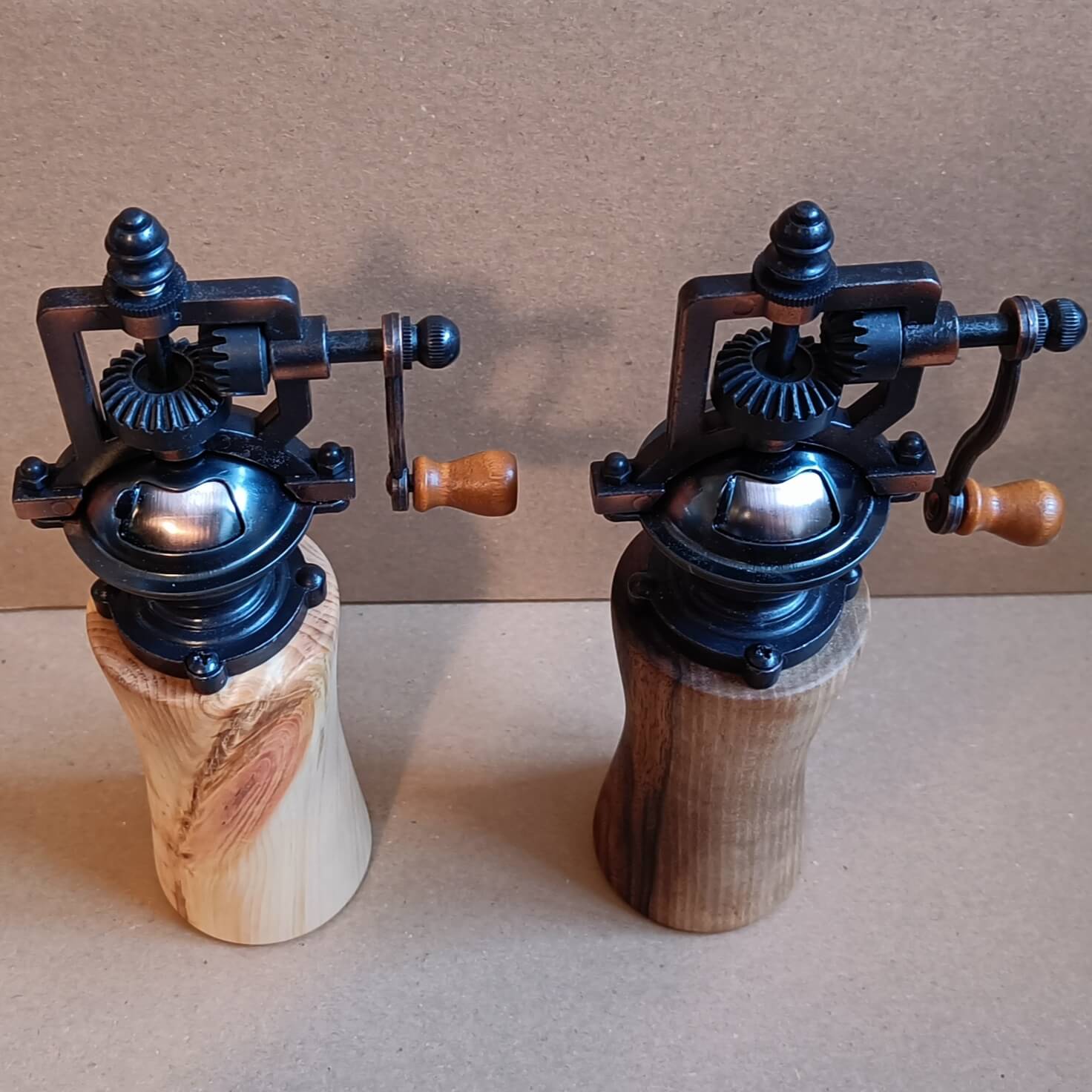 Gewürzmühlen Zirbenholz/Nussholz - Image 4