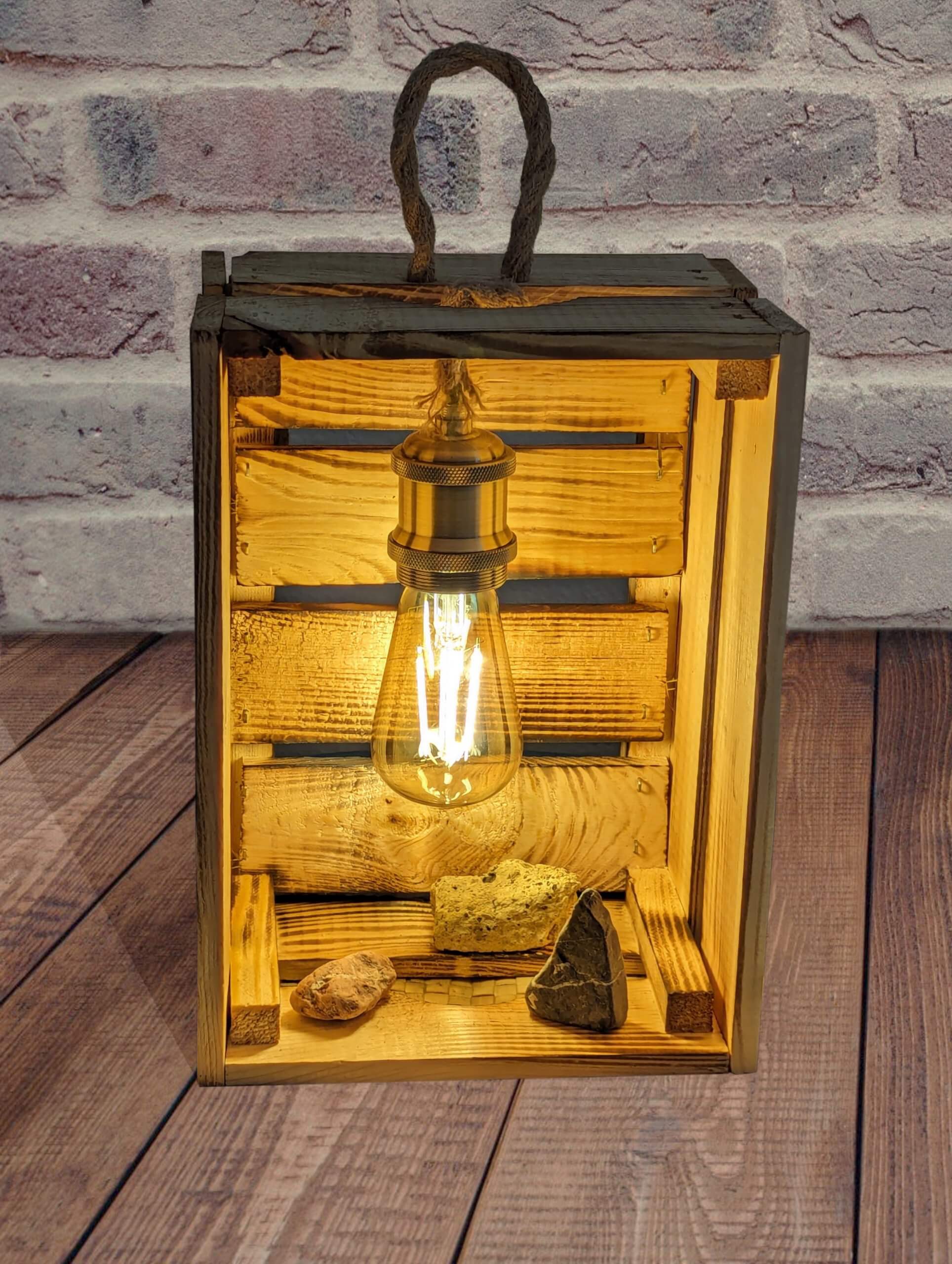 Tischlampe / Holzkiste mit Retro-Lampe Edisson Warmlicht Grösse: 30 cm x 20 cm x 15cm - Image 4