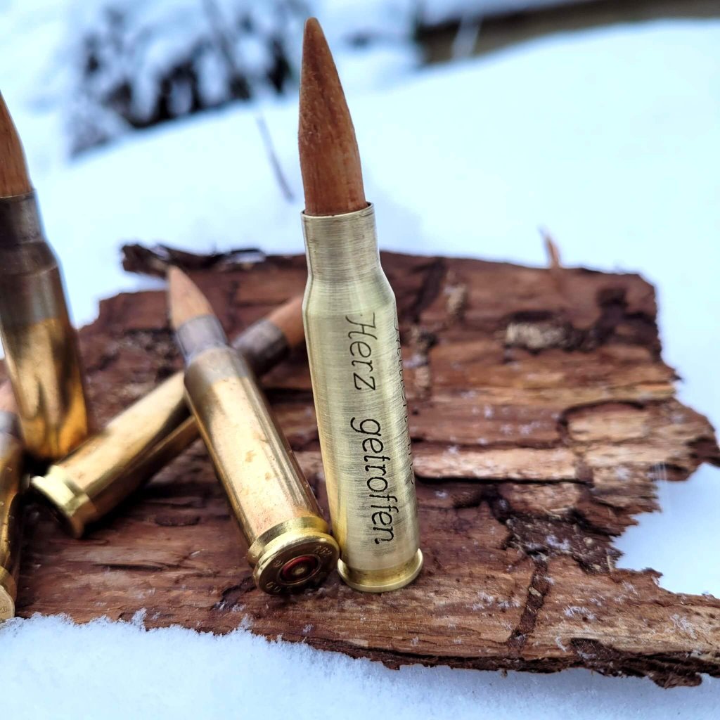 Bieröffner / Patronenhülse mit Holzspitze und personalisierter Gravur. 7cm x 1,2cm