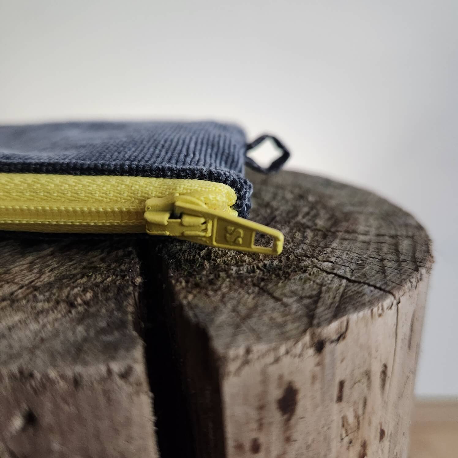 zweiBAG SMILEY gestickt, cord grau - Image 2