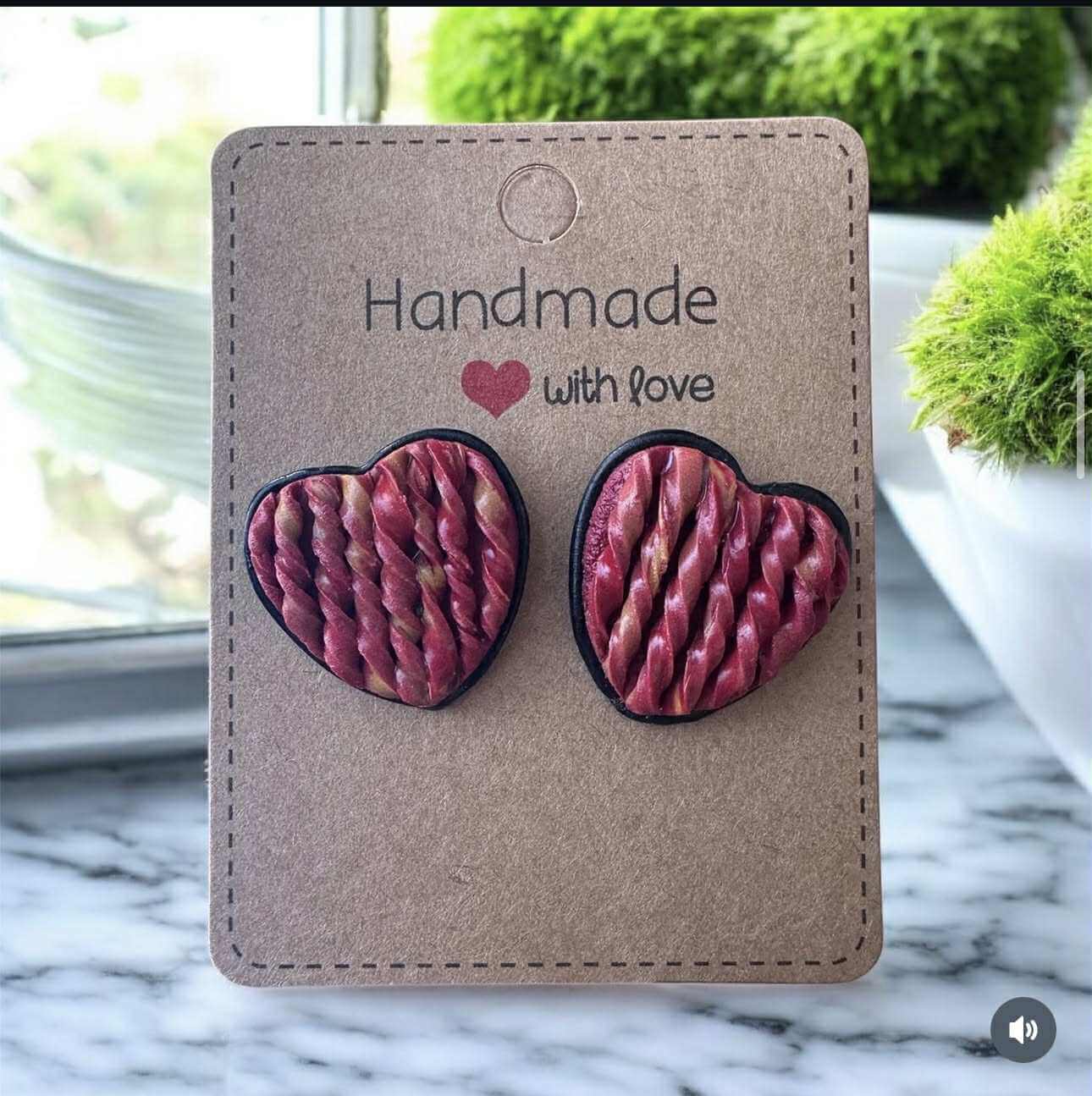 Rote Herz-Ohrstecker aus Polymer Clay - Image 2