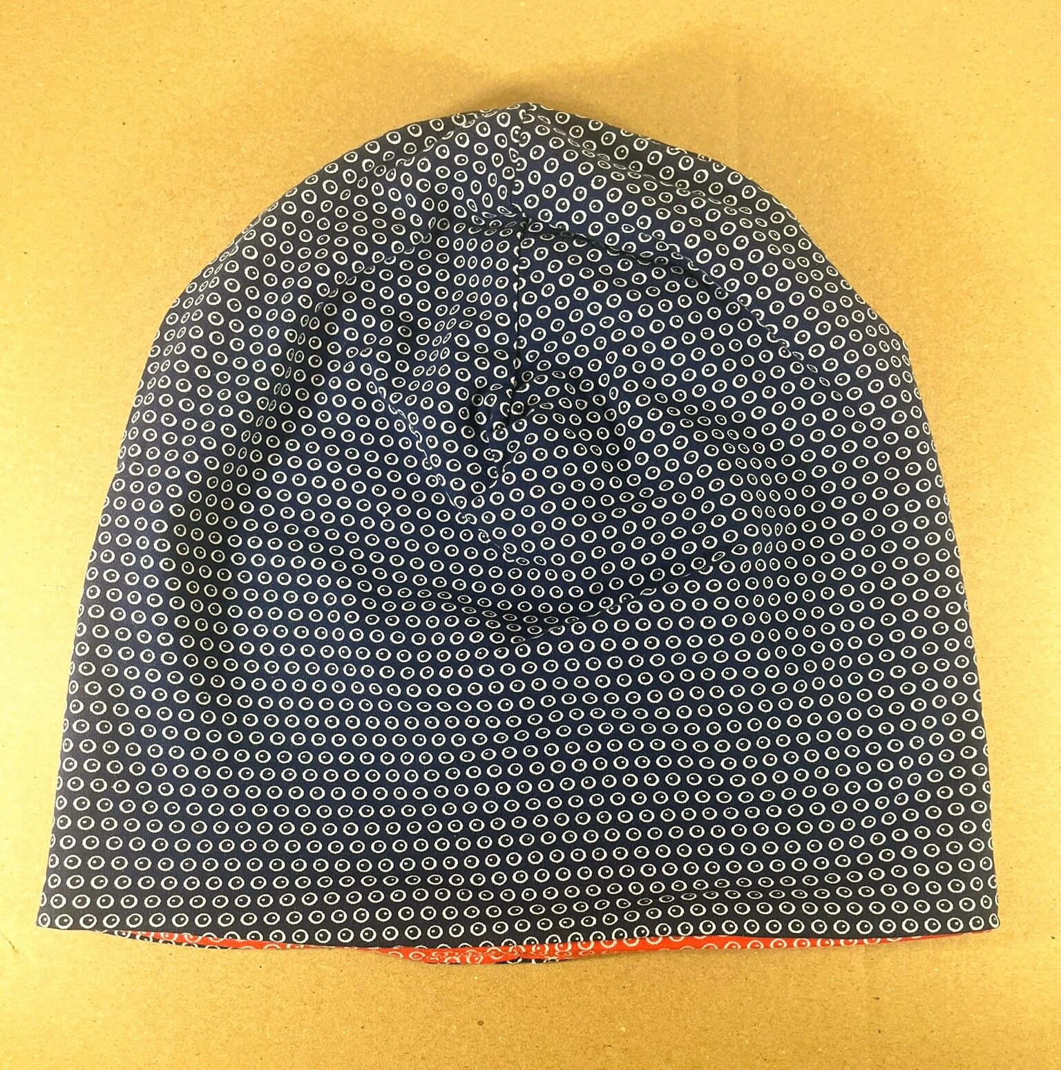 Wendehaube blau / rot mit Punkten