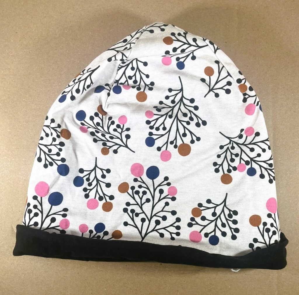 Wendehaube beige mit Ranken