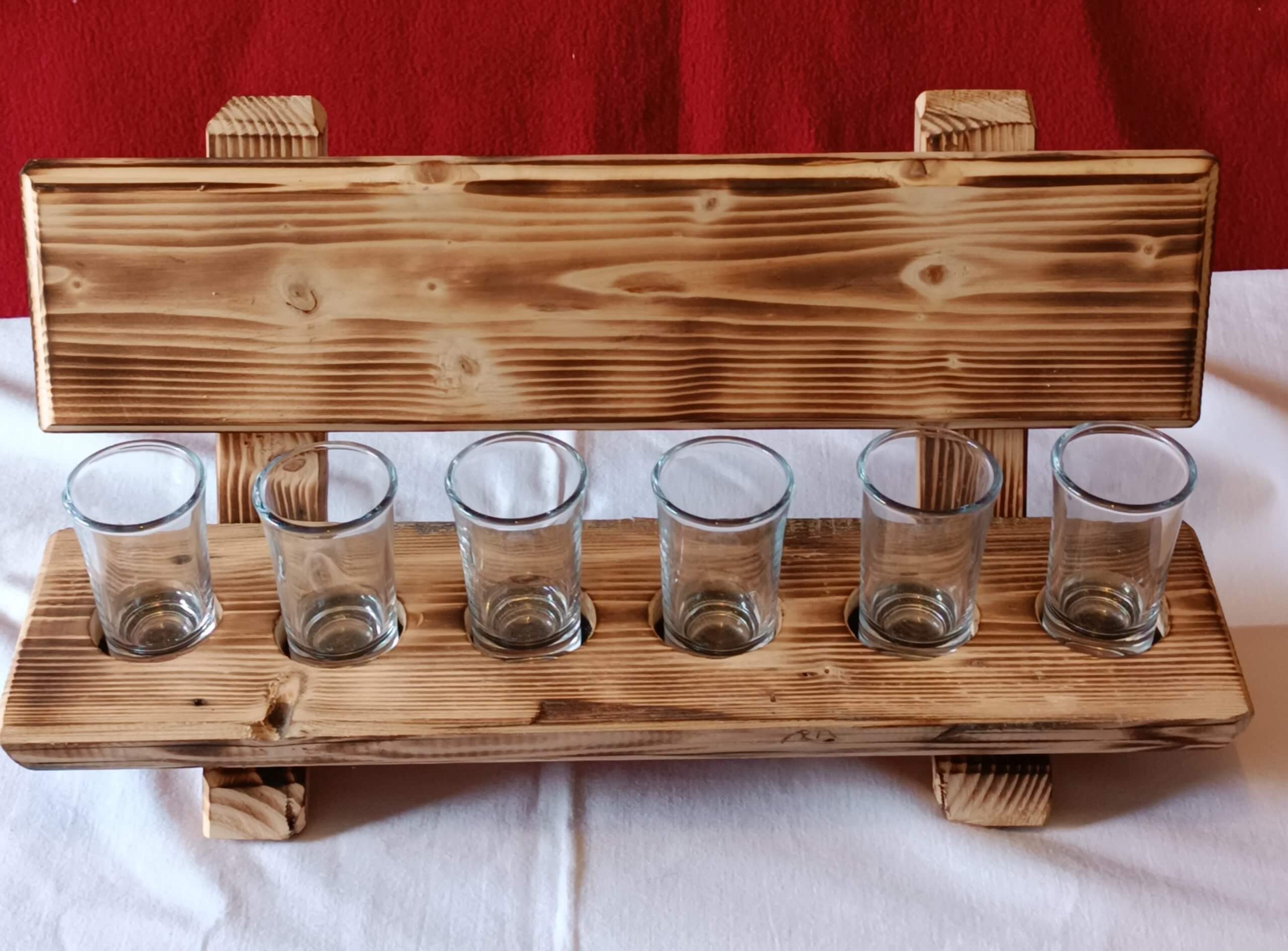 Schnapsbank mit 6 Stamperl
