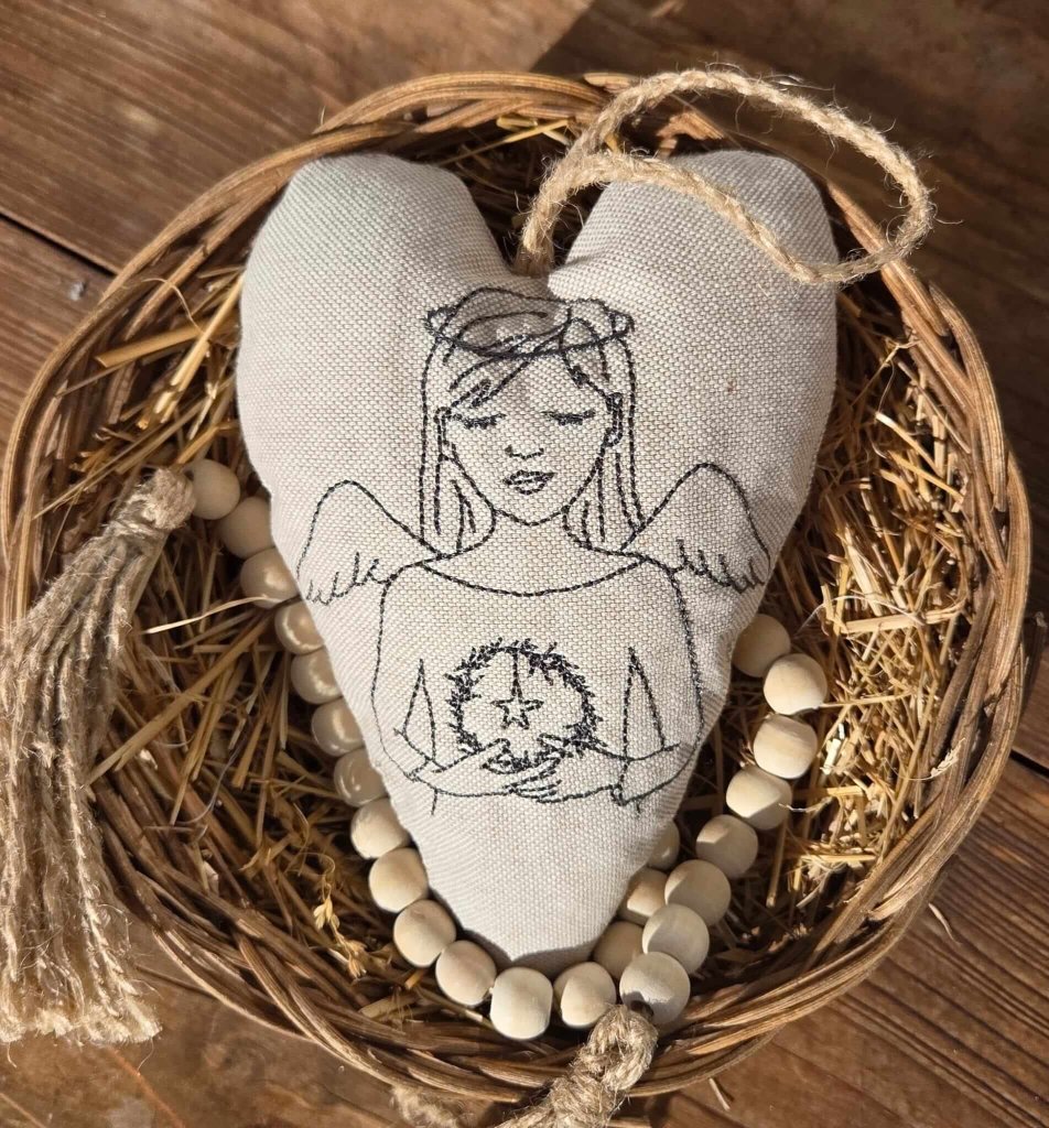 Stoffherz Engel mit Kranz