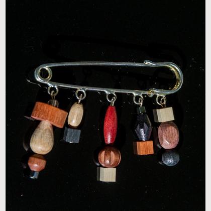 Tuchnadel mit Holzperlen