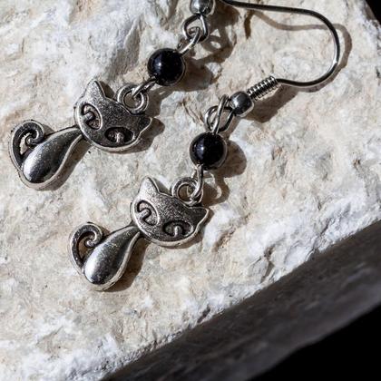 Ohrhänger Katze mit Onyx