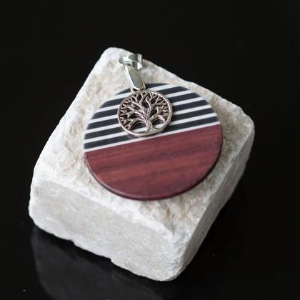 Anhänger Holz/Resin schwarz/weiß mit Lebensbaum