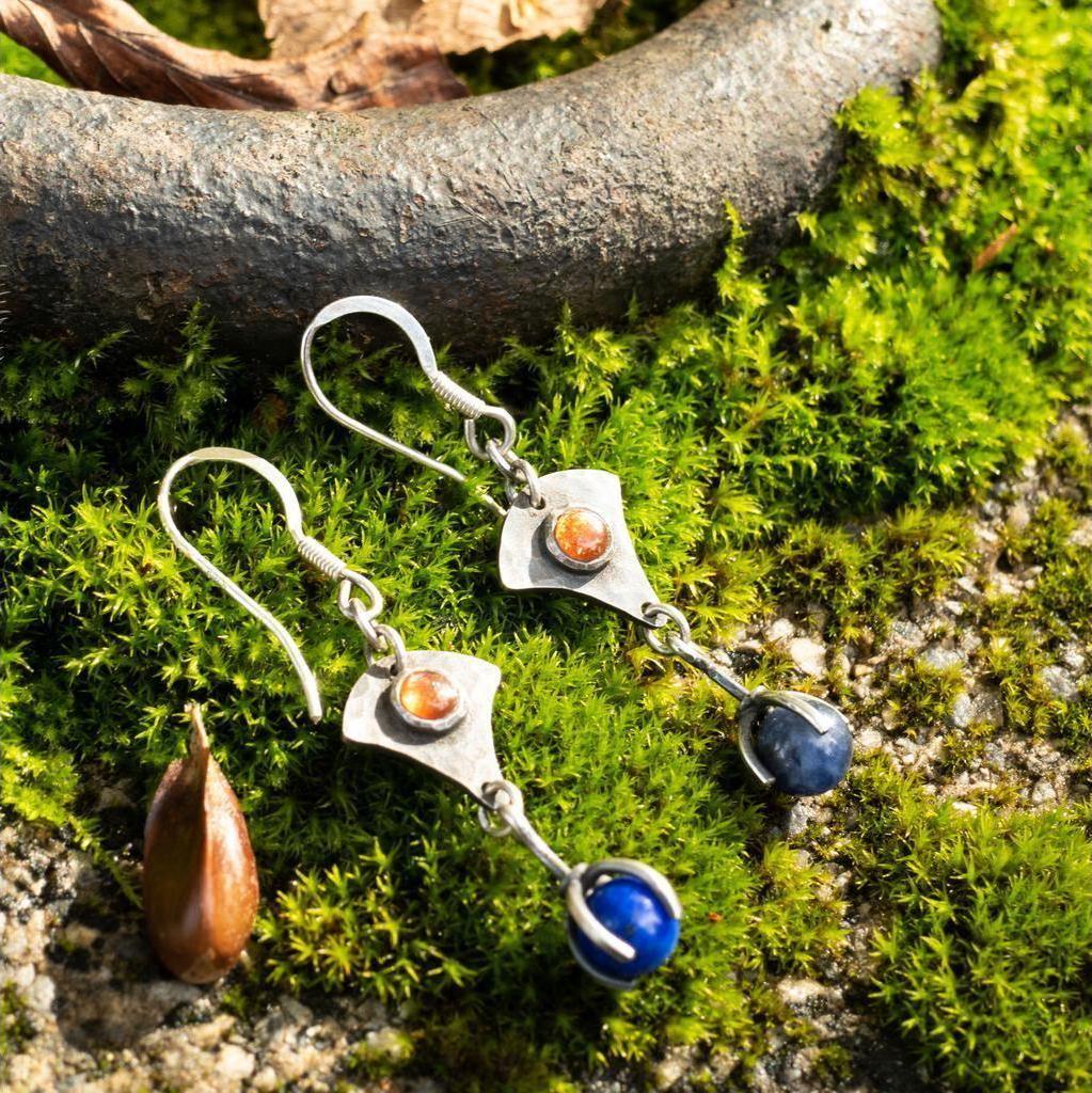 Sonnenstein und Lapislazuli Ohrringe