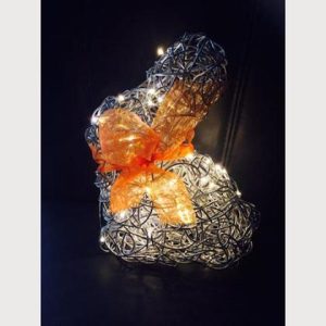 Osterhase groß mit Lichterkette