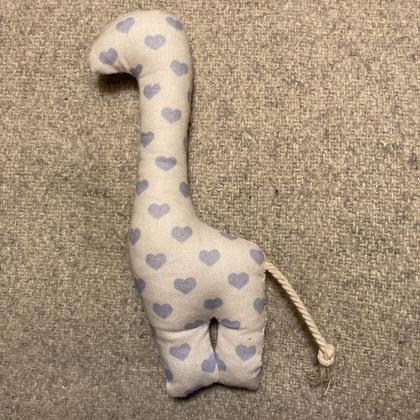 Babygiraffe Blaue Herzen