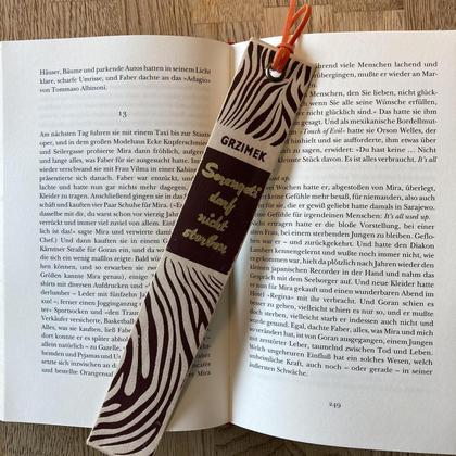 Lesezeichen aus Buchrücken