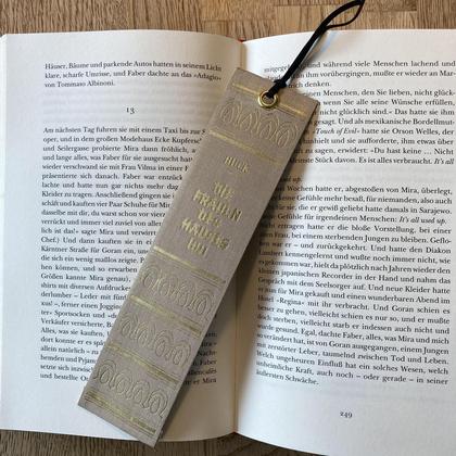 Lesezeichen aus Buchrücken