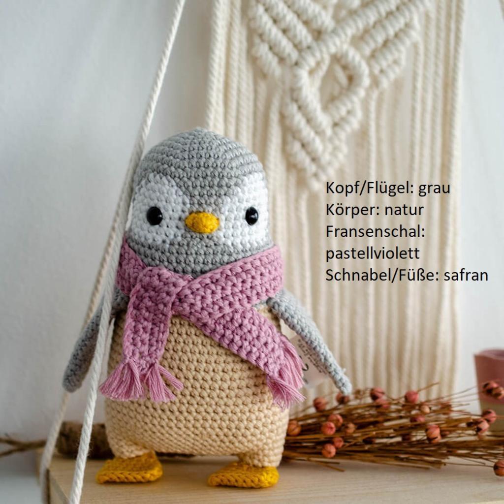 Gehäkelter Pinguin Humboldt mit Fransenschal aus Bio Baumwolle in Wunschfarben - Image 2