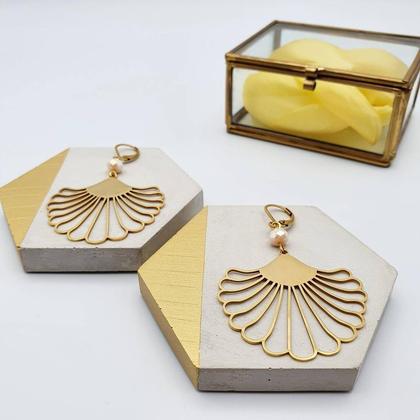 goldene elegante große Hängeohrringe aus Edelstahl mit Blattanhänger und Perle