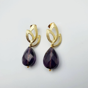 goldene elegante Hängeohrringe aus Messing mit großen tropfenförmigen Perlen