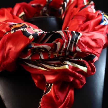 Gesmokter Schal ROT (gemustert) - Image 4