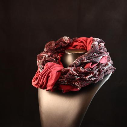Gesmokter Schal "rot-beere" (gemustert) - Image 2