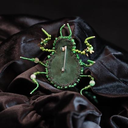 Schmuckkäfer/Brosche "Wollie" - Image 4