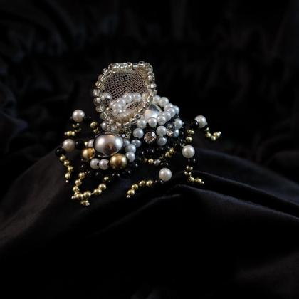 Schmuckkäfer/Brosche "Netzchen"