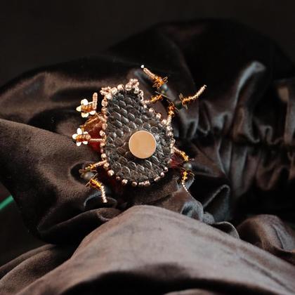 Schmuckkäfer/Brosche "Blümchen" - Image 4