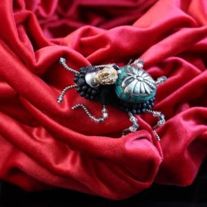 Schmuckkäfer/Brosche "Principessa"