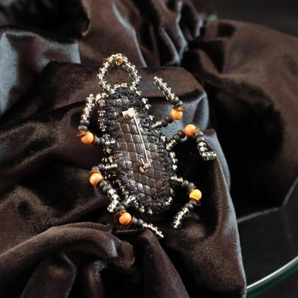 Schmuckkäfer/Brosche "Nußknacker" - Image 4