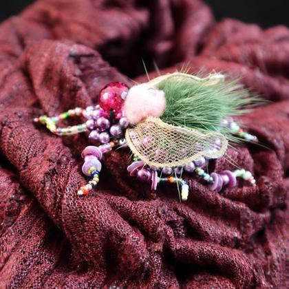 Schmuckkäfer/Brosche "Gras Hüpfer"