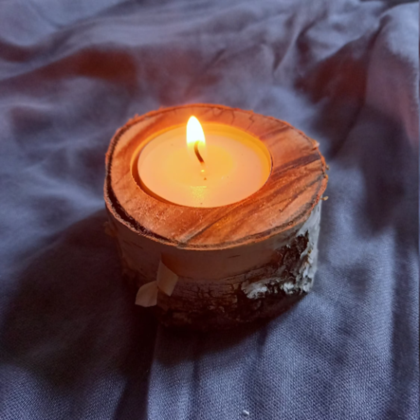 Kerzenhalterung aus Prkenholz