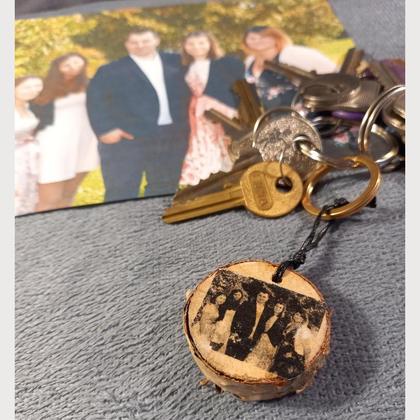 Personalisierter Schlüsselanhänger Birkenholz