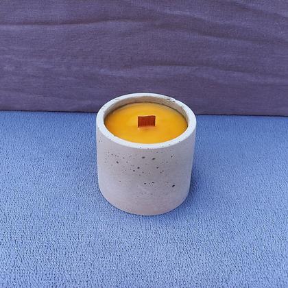 Bienenwachskerze, Kerze in Beton rund