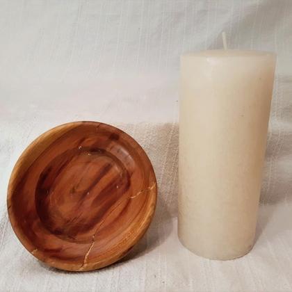 Kerzenständer aus Holz mit Kerze - Image 2