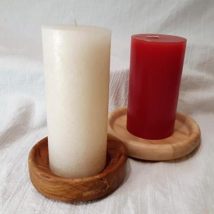 Kerzenständer aus Holz mit Kerze