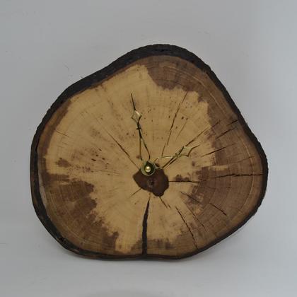 Holz Wanduhr 28x26 cm Baumscheibe Walnuss Nussholz Holzdeko